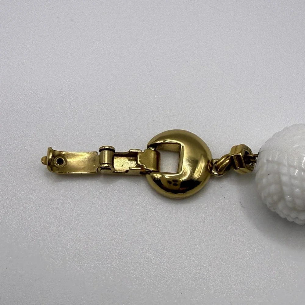 Monet Bracelet Gold Tone Accents White Textured Beads Estate Retro VTG - Picture 11 of 12